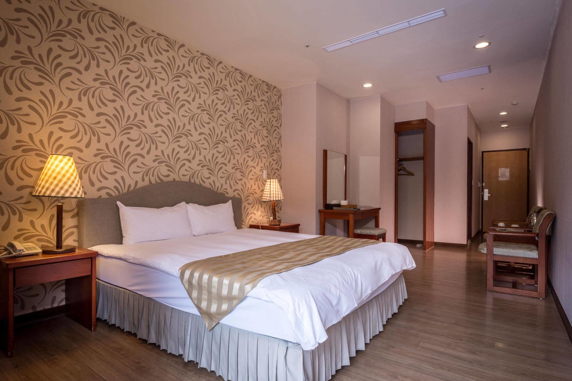Sun Moon Lake We Resort מראה חיצוני תמונה
