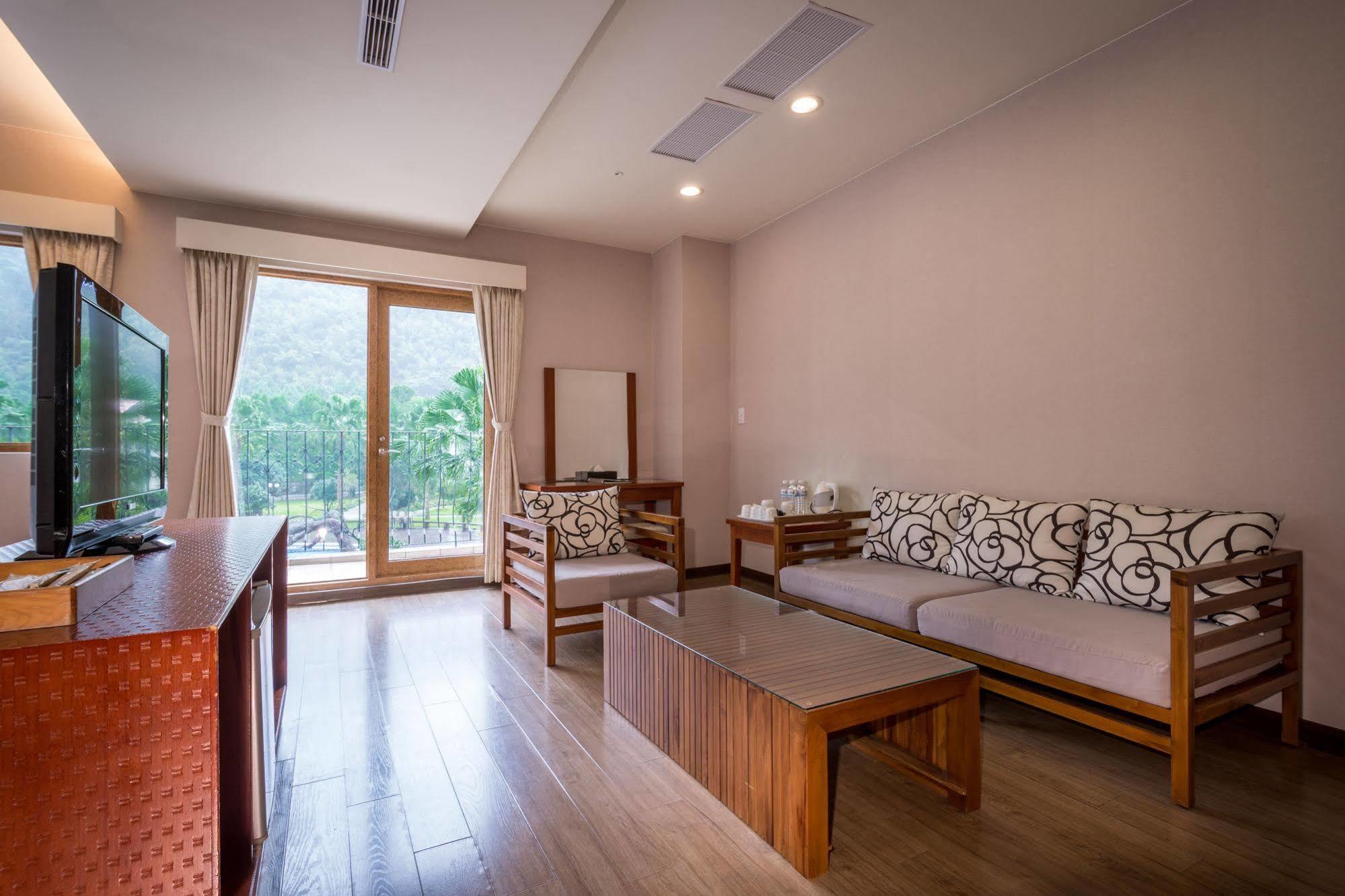 Sun Moon Lake We Resort מראה חיצוני תמונה